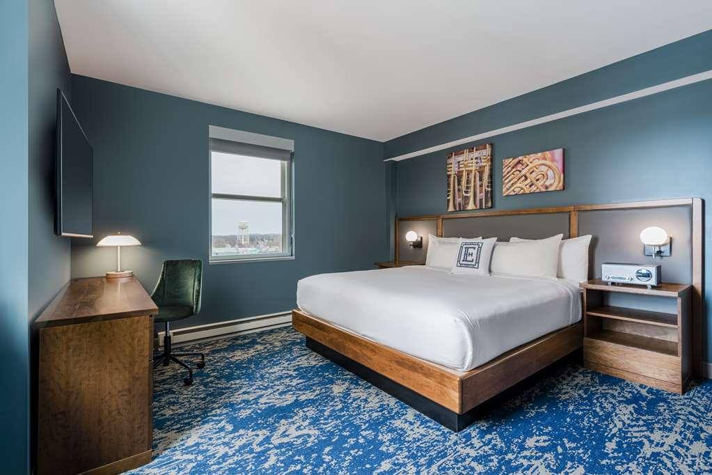 Hotel Elkhart, Tapestry Collection By Hilton Room photo