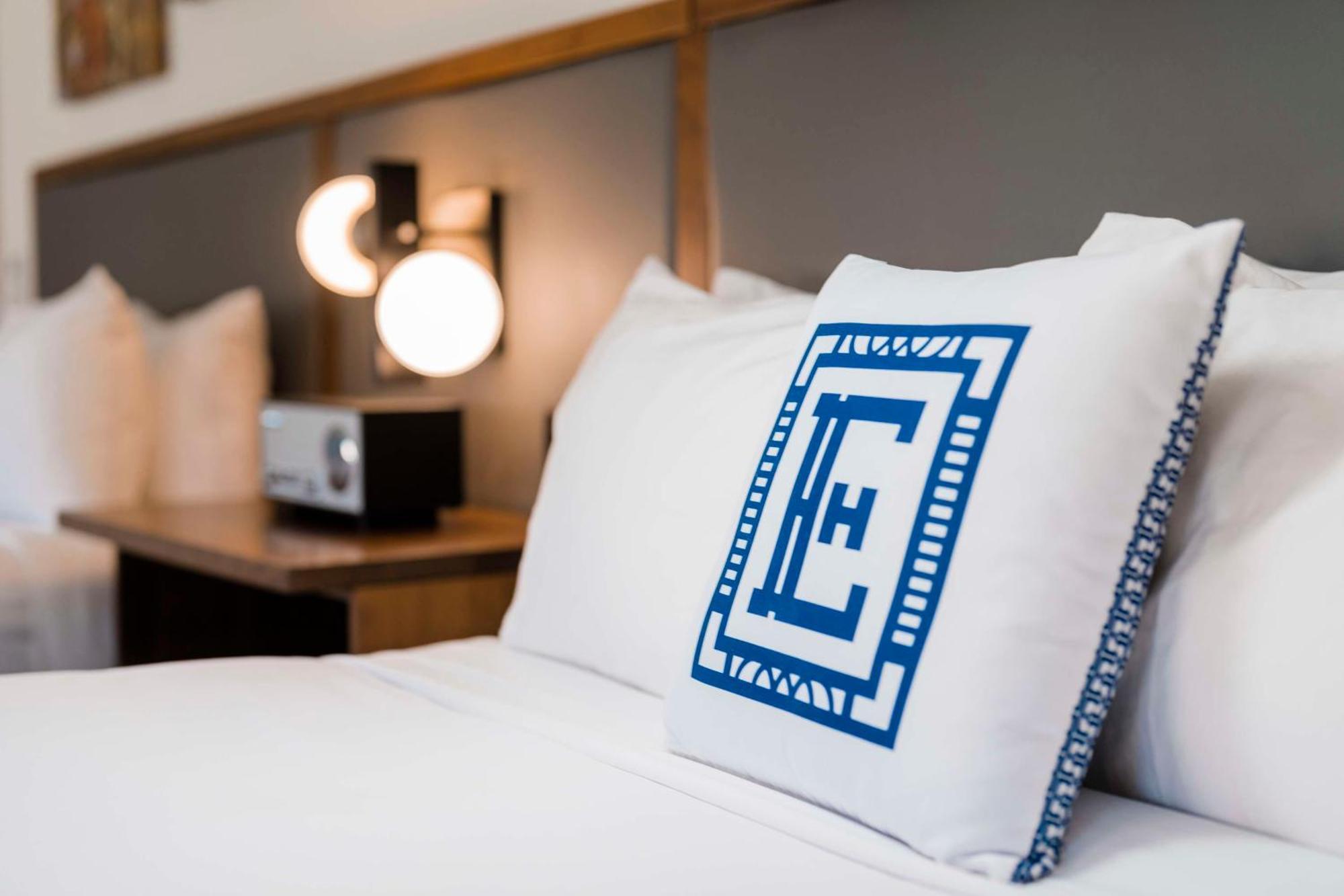 Hotel Elkhart, Tapestry Collection By Hilton Exterior photo